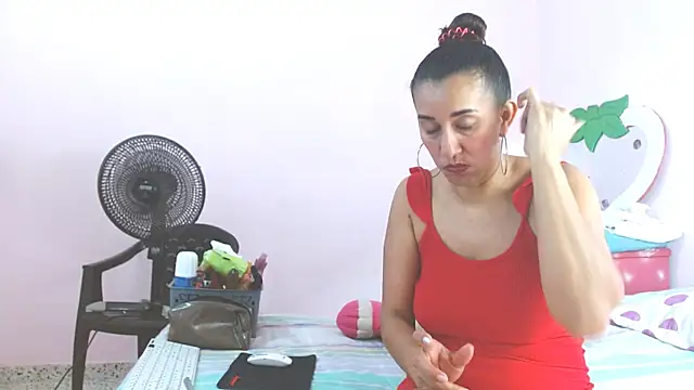 latinabueno41 online show from 01/14/25, 05:12