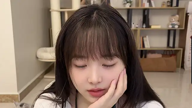 Chenjing0 online show from 10/12/25, 02:54