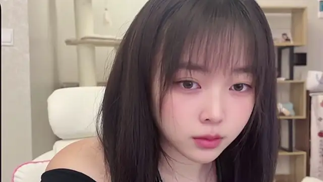 Chenjing0 online show from 11/29/25, 04:04