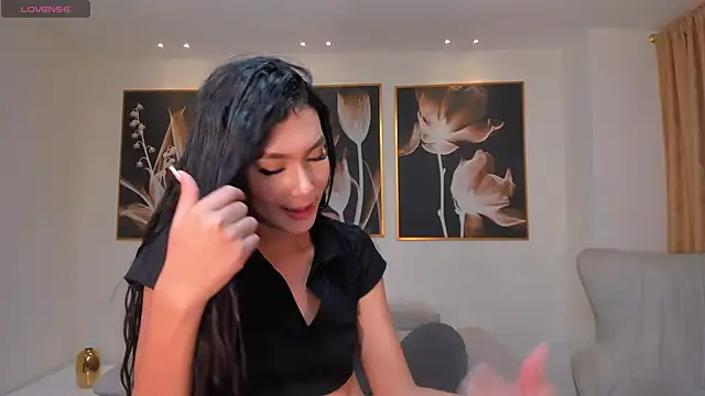 NiaSalvatore online show from 02/23/25, 02:57