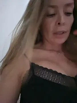 karina warthon online show from 11/12/25, 05:35