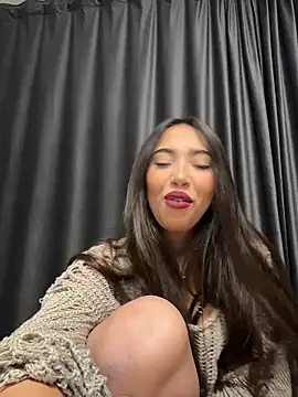 Snapshot of miaceleste chatting on 11/14/25, 11:24 miaceleste online show from 11/14/25, 11:24