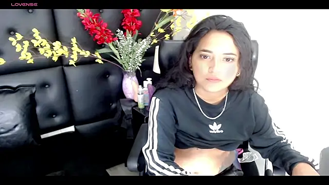 Carolaine01 online show from 02/13/25, 09:17