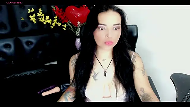 Carolaine01 online show from 02/17/25, 10:03