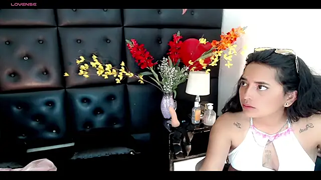 Carolaine01 online show from 02/20/25, 01:25