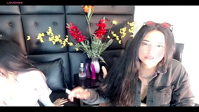 Carolaine01 online show from 03/05/25, 11:05