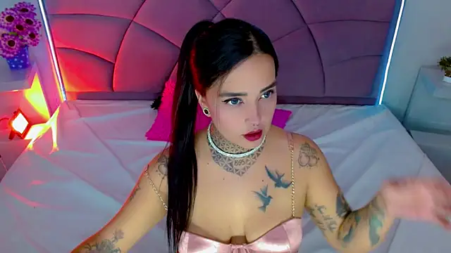 Carolaine01 online show from 09/17/25, 07:59