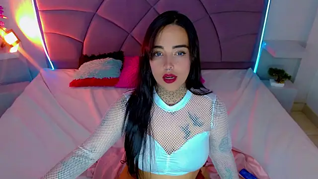 Carolaine01 online show from 10/05/25, 08:07