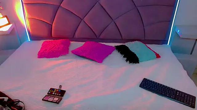 Carolaine01 online show from 10/10/25, 09:03