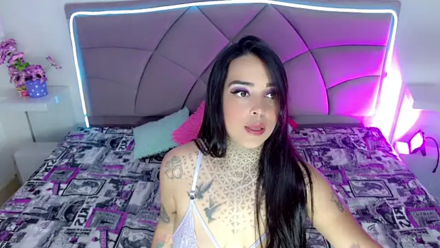 Carolaine01 online show from 01/07/26, 03:47