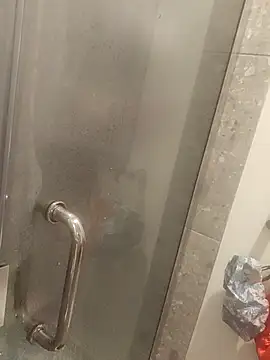 Snapshot of Looking4Jerries chatting on 12/21/25, 04:19 Looking4Jerries online show from 12/21/25, 04:19