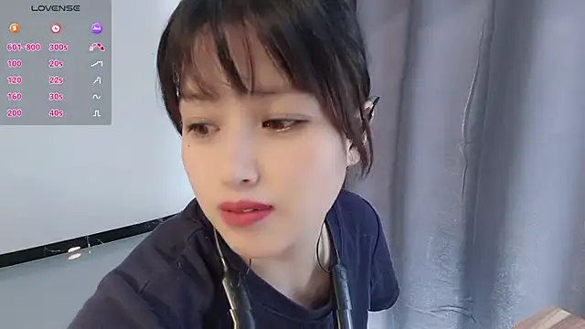 Lucky-xiuxiu online show from 10/25/25, 02:08