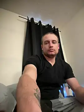 Snapshot of Golden_Alex chatting on 01/03/25, 03:33 Golden Alex online show from 01/03/25, 03:33