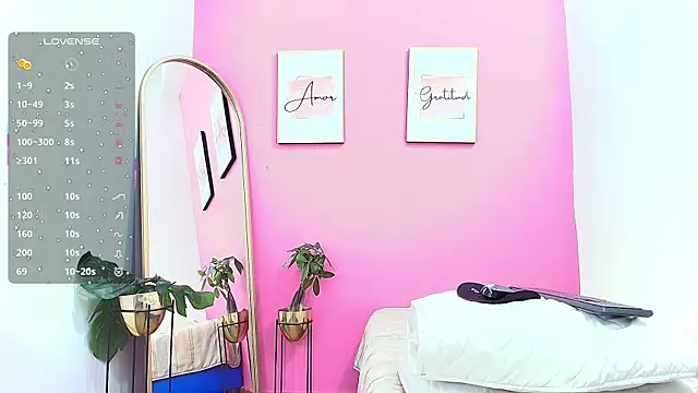 Snapshot of ebonyadiction chatting on 02/15/25, 10:42 ebonyadiction online show from 02/15/25, 10:42