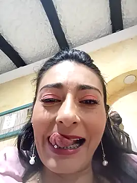 BELLA--26 online show from 02/15/25, 08:33