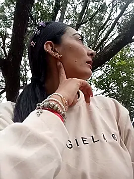 BELLA--26 online show from 02/23/25, 03:18