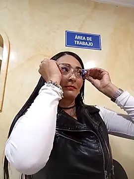 BELLA--26 online show from 02/27/25, 03:05