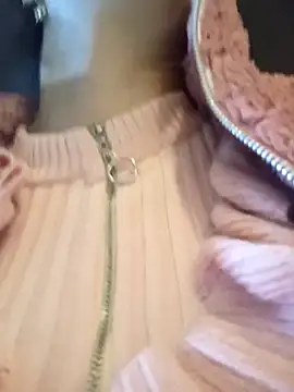 BELLA--26 online show from 03/17/25, 03:18