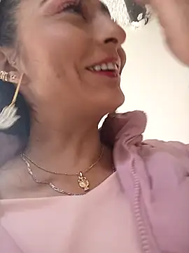 BELLA--26 online show from 03/20/25, 03:14