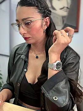 BELLA--26 online show from 01/13/26, 02:33