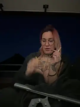 Mia-Fuchs online show from 03/11/25, 05:05