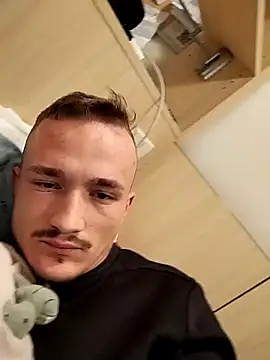 frankthefuck69 online show from 11/21/25, 09:24