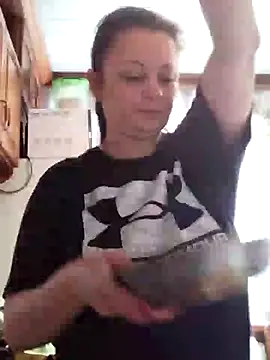 Snapshot of natnett chatting on 02/09/25, 11:14 natnett online show from 02/09/25, 11:14