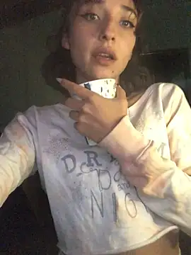 Snapshot of NickiYoung chatting on 01/28/25, 06:49 NickiYoung online show from 01/28/25, 06:49