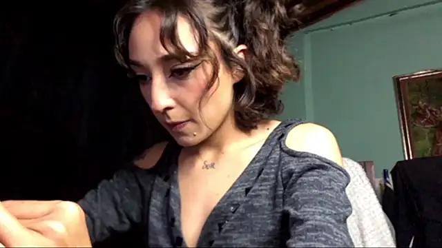 Snapshot of NickiYoung chatting on 01/30/25, 07:29 NickiYoung online show from 01/30/25, 07:29