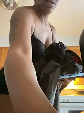 Yoshibaby2670 online show from 02/16/25, 02:10