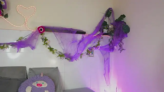 bri cullen online show from 10/21/25, 02:18