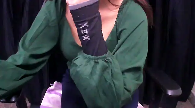 Snapshot of hot-niti chatting on 03/15/25, 10:00 hot-niti online show from 03/15/25, 10:00