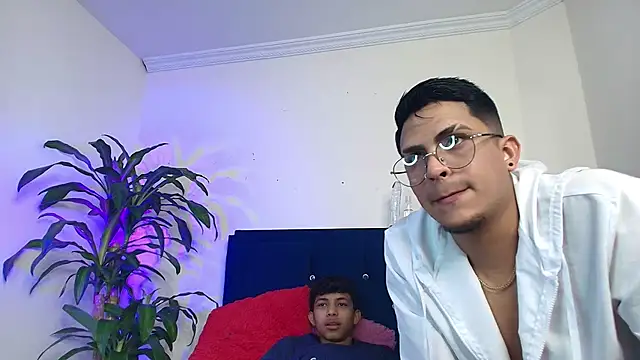 twinkmilk  online show from 02/18/25, 11:55