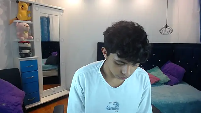 twinkmilk  online show from 03/08/25, 09:29