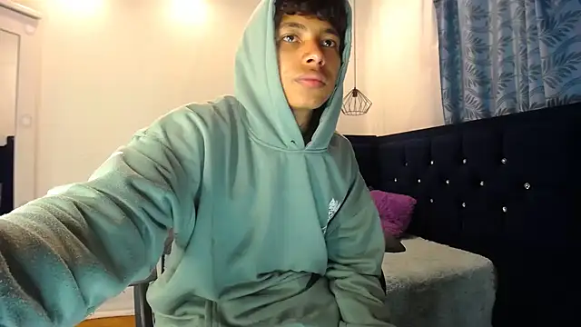 twinkmilk  online show from 03/09/25, 06:54