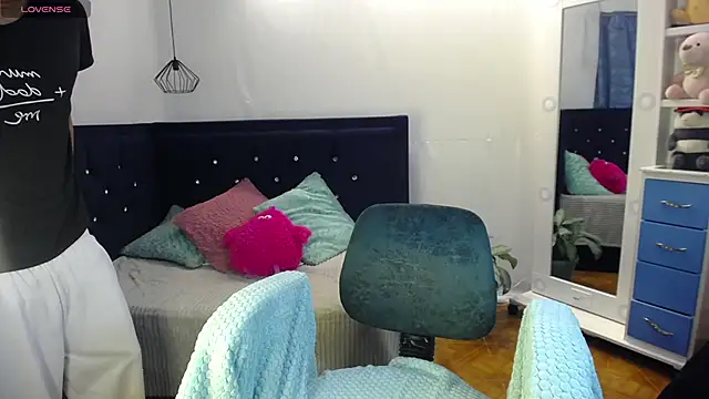 twinkmilk  online show from 03/13/25, 12:35