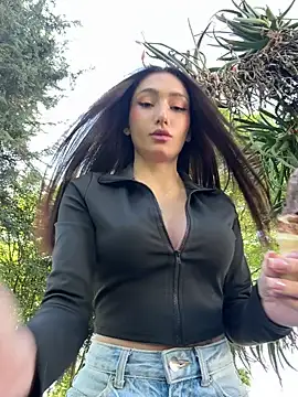 Maddy Jones online show from 01/18/25, 08:09