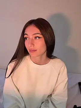 Maddy Jones online show from 03/05/25, 03:29