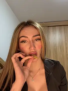 Maddy Jones online show from 11/23/25, 03:39