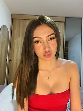 Maddy Jones online show from 11/24/25, 04:01