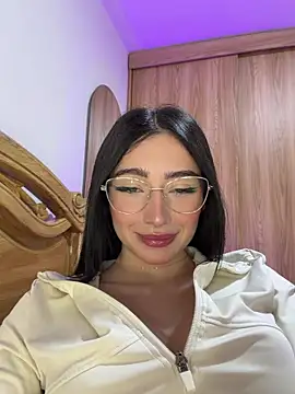 Maddy Jones online show from 04/17/26, 03:31