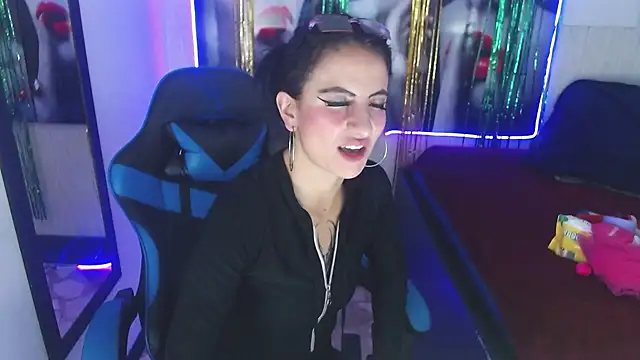 Anniee x online show from 03/22/25, 11:21