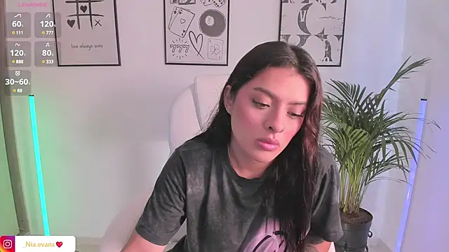 NiiaEvanss online show from 03/21/25, 01:23