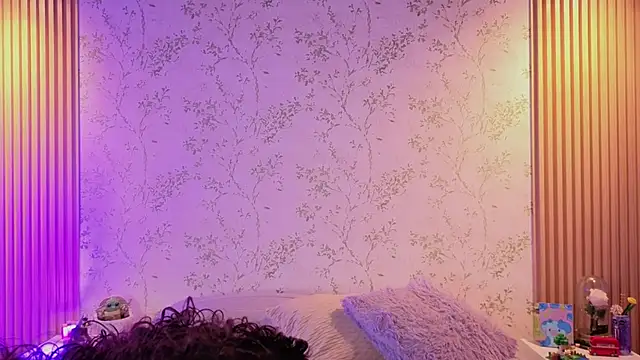 Charlotte  Miller online show from 04/23/26, 11:42