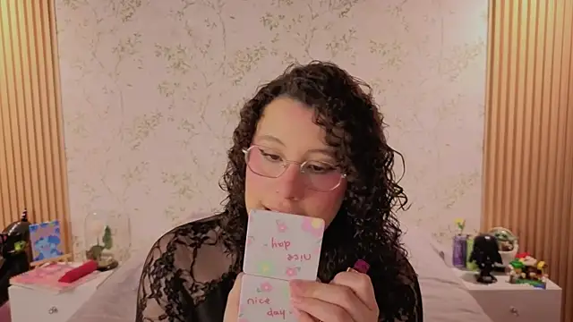 Snapshot of Charlotte__Miller chatting on 07/23/26, 11:19 Charlotte Miller online show from 07/23/26, 11:19