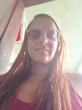 Snapshot of AliceRuivinha2 chatting on 06/18/26, 03:49 AliceRuivinha2 online show from 06/18/26, 03:49