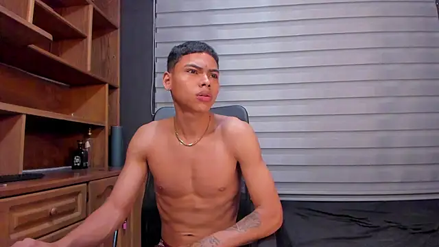 adam piarse01 online show from 03/15/25, 12:47