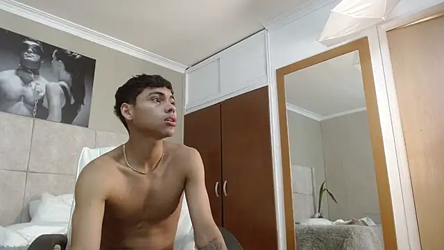 adam piarse01 online show from 09/29/25, 01:49