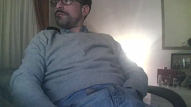 Snapshot of Patrickhound chatting on 01/28/25, 01:18 Patrickhound online show from 01/28/25, 01:18