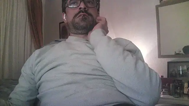 Snapshot of Patrickhound chatting on 02/14/25, 01:56 Patrickhound online show from 02/14/25, 01:56